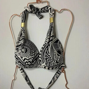 Eliana Swimwear Bikini top - black and white design - 12